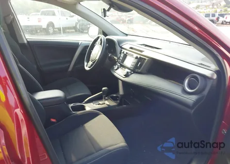 2018 Toyota Rav4 Xle z USA, uszkodzony, nr VIN 2T3RFREV2JW763262